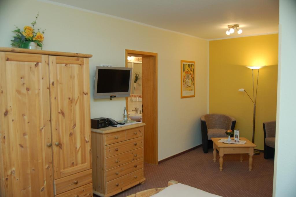 Hotel-Pension Maarblick Schalkenmehren Zimmer foto